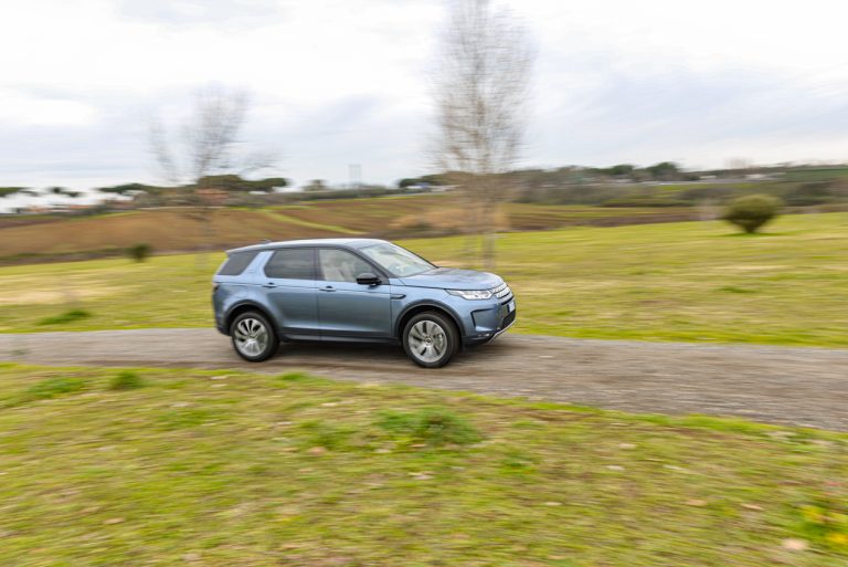 Land Rover Discovery Sport 2.0 TD4: la prova su strada