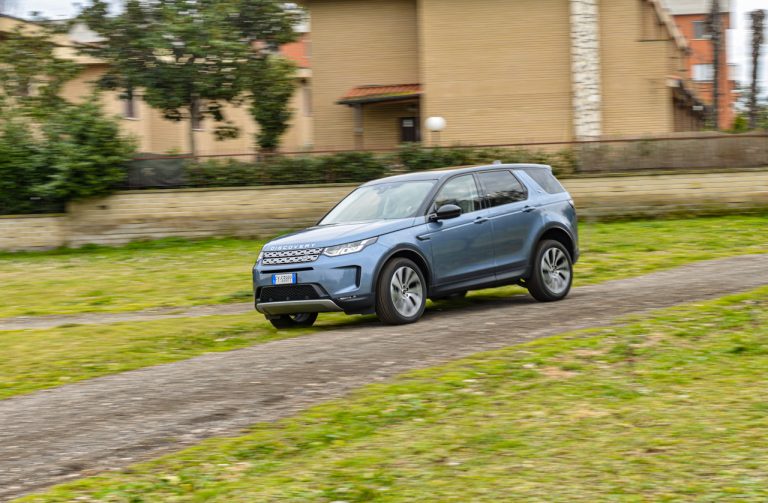 Land Rover Discovery Sport 2.0 TD4: la prova su strada