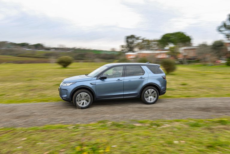 Land Rover Discovery Sport 2.0 TD4: la prova su strada
