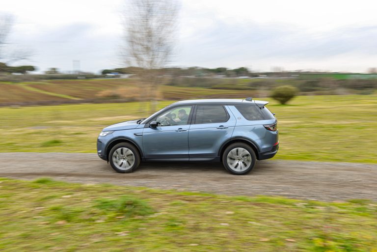 Land Rover Discovery Sport 2.0 TD4: la prova su strada