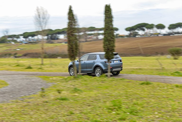 Land Rover Discovery Sport 2.0 TD4: la prova su strada