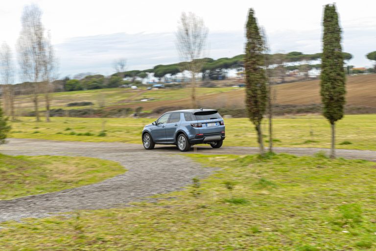 Land Rover Discovery Sport 2.0 TD4: la prova su strada