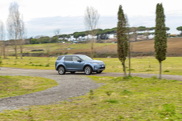 Land Rover Discovery Sport 2.0 TD4: la prova su strada
