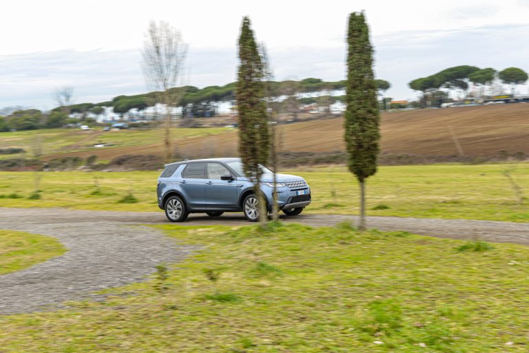 Land Rover Discovery Sport 2.0 TD4: la prova su strada