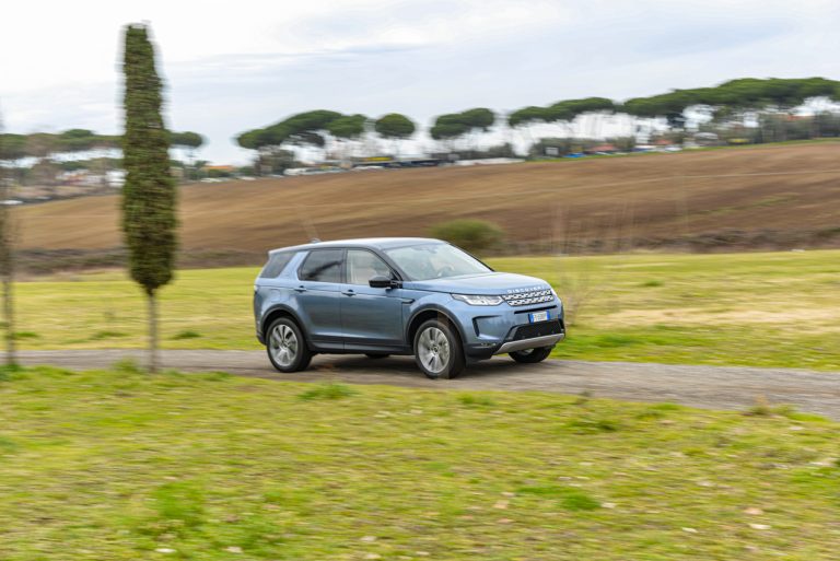 Land Rover Discovery Sport 2.0 TD4: la prova su strada
