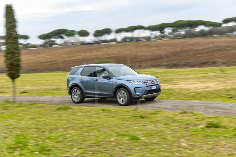 Land Rover Discovery Sport 2.0 TD4: la prova su strada