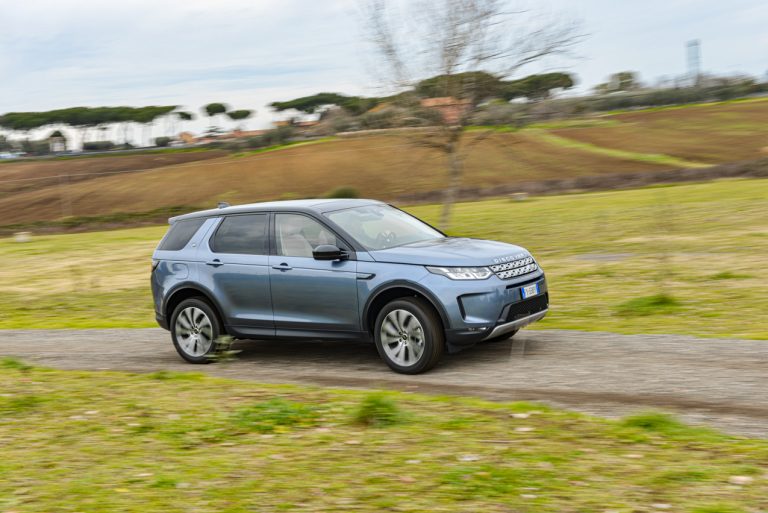 Land Rover Discovery Sport 2.0 TD4: la prova su strada