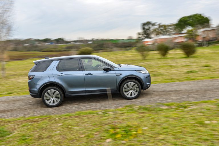 Land Rover Discovery Sport 2.0 TD4: la prova su strada