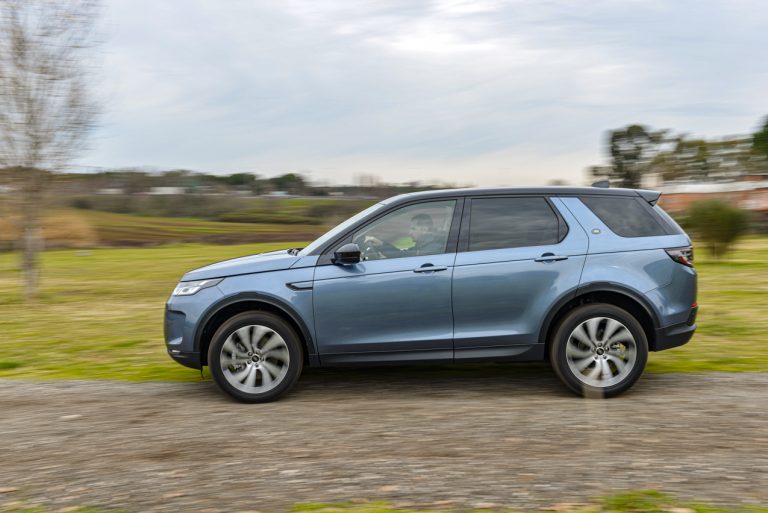 Land Rover Discovery Sport 2.0 TD4: la prova su strada