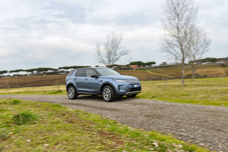 Land Rover Discovery Sport 2.0 TD4: la prova su strada