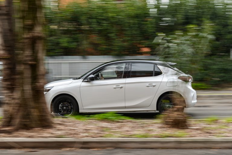 Opel Corsa 1.2 turbo MT: la prova su strada