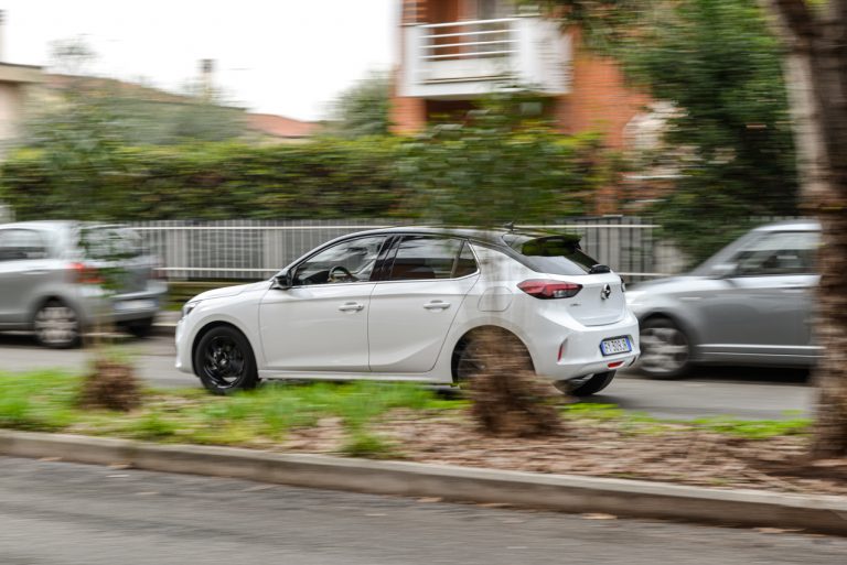 Opel Corsa 1.2 turbo MT: la prova su strada