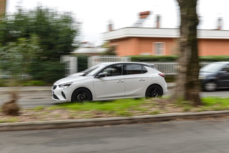 Opel Corsa 1.2 turbo MT: la prova su strada
