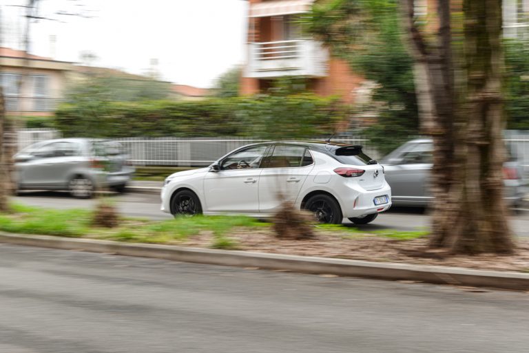 Opel Corsa 1.2 turbo MT: la prova su strada