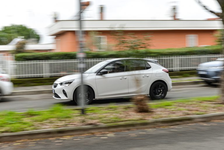 Opel Corsa 1.2 turbo MT: la prova su strada