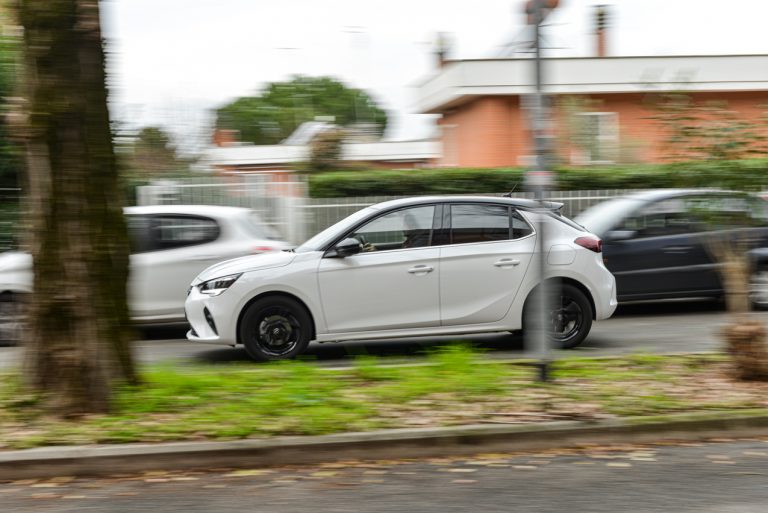 Opel Corsa 1.2 turbo MT: la prova su strada