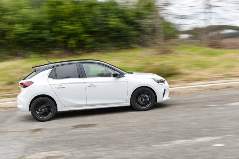 Opel Corsa 1.2 turbo MT: la prova su strada
