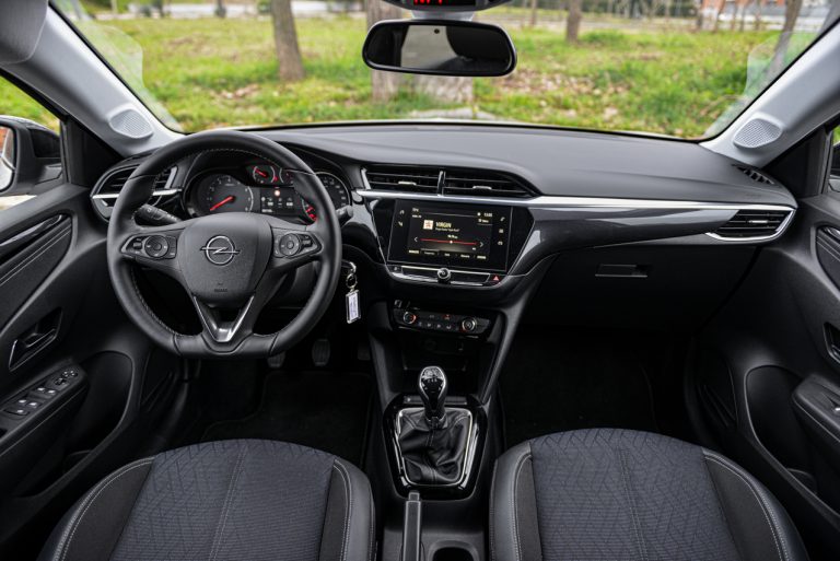 Opel Corsa 1.2 turbo MT: la prova su strada