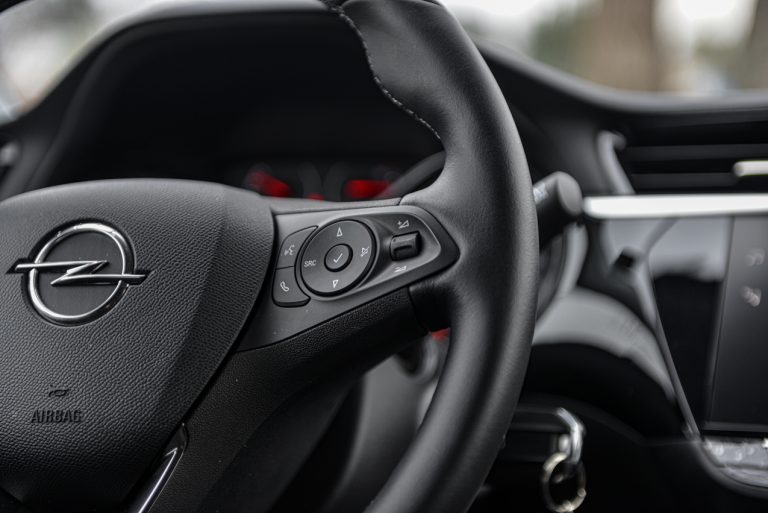 Opel Corsa 1.2 turbo MT: la prova su strada