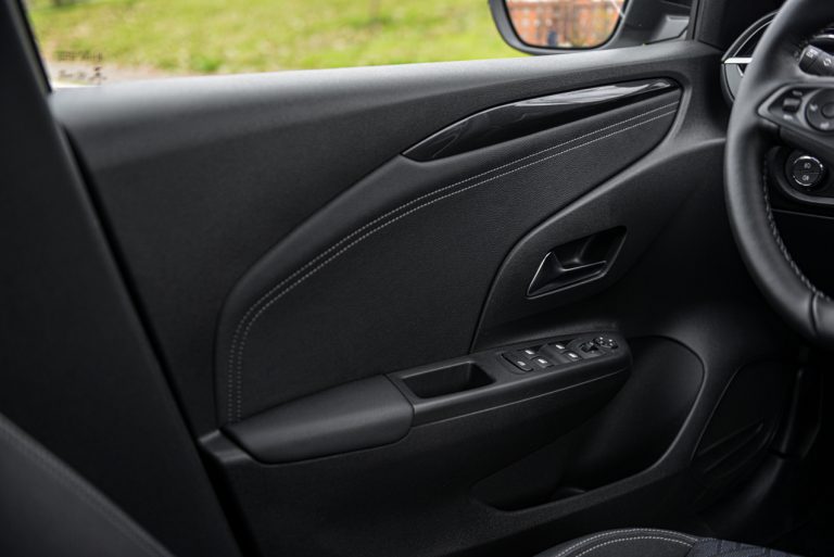 Opel Corsa 1.2 turbo MT: la prova su strada