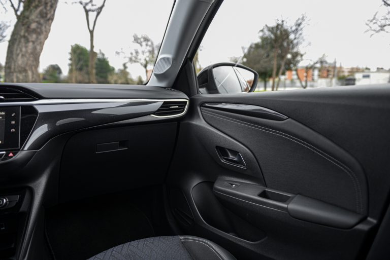 Opel Corsa 1.2 turbo MT: la prova su strada