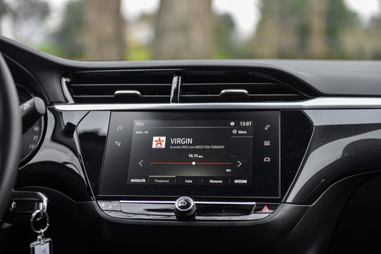 Opel Corsa 1.2 turbo MT: la prova su strada