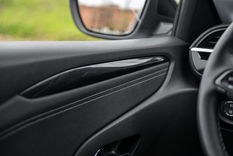 Opel Corsa 1.2 turbo MT: la prova su strada