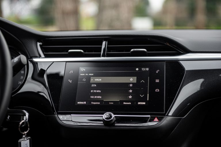 Opel Corsa 1.2 turbo MT: la prova su strada