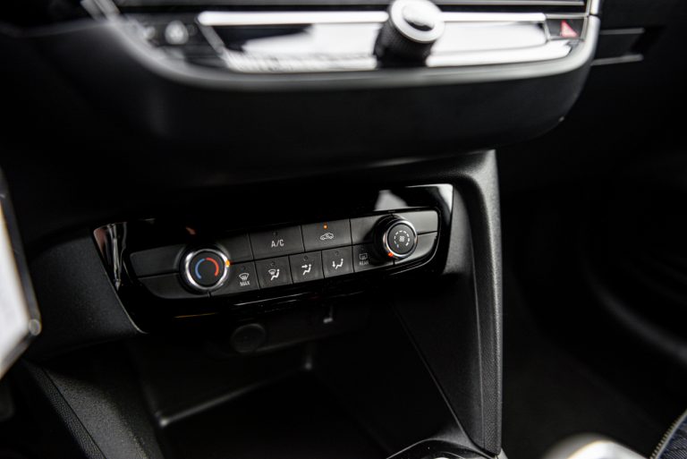 Opel Corsa 1.2 turbo MT: la prova su strada
