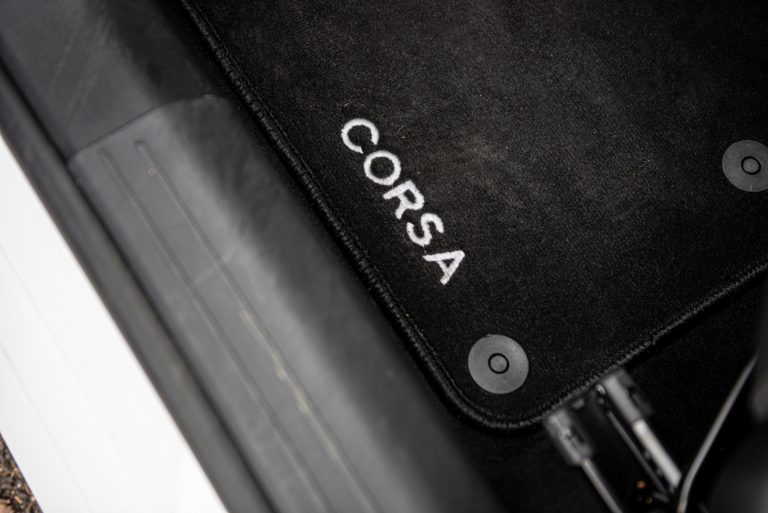 Opel Corsa 1.2 turbo MT: la prova su strada