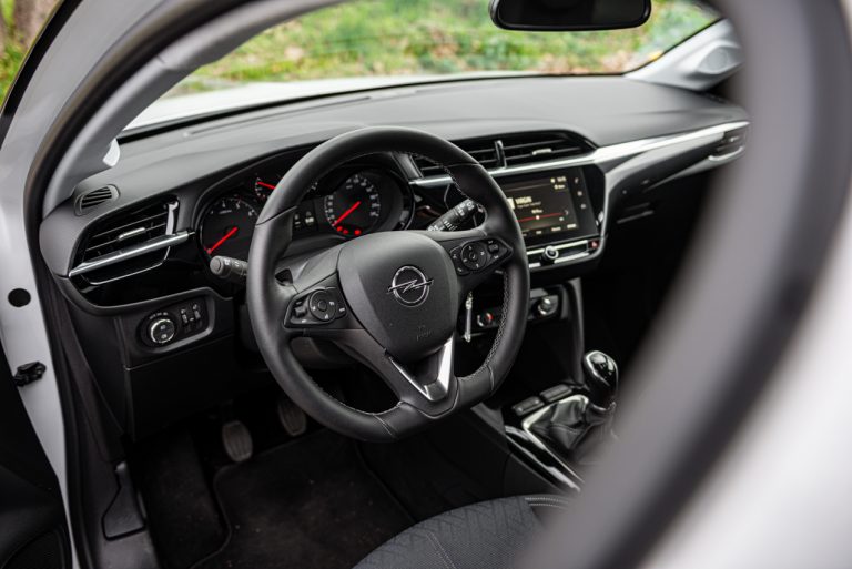 Opel Corsa 1.2 turbo MT: la prova su strada