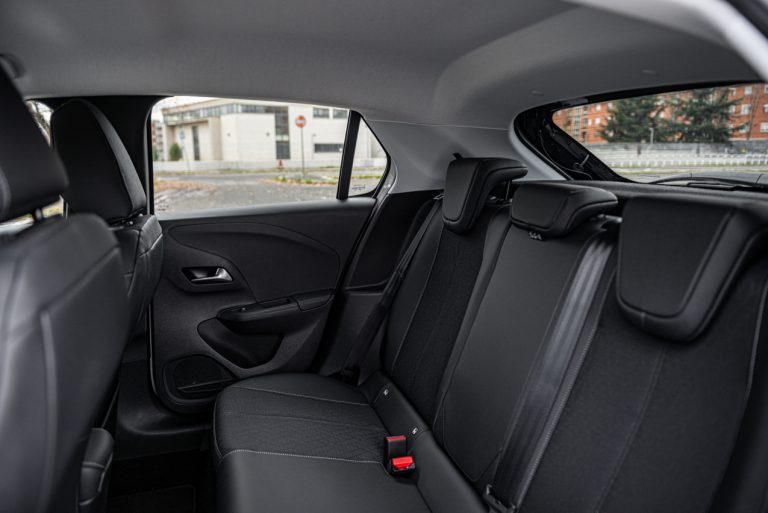 Opel Corsa 1.2 turbo MT: la prova su strada