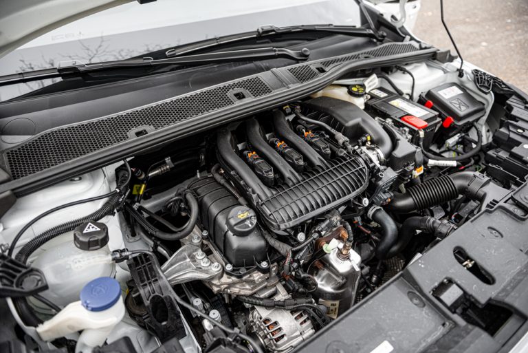 Opel Corsa 1.2 turbo MT: la prova su strada