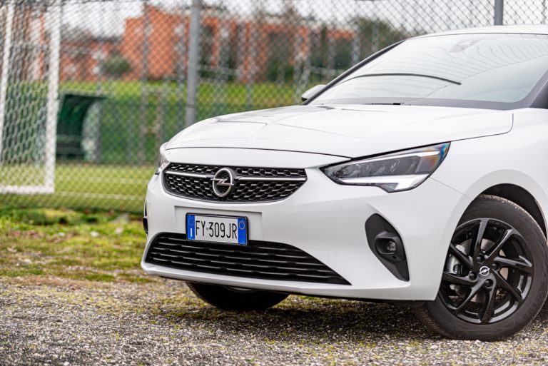 Opel Corsa 1.2 turbo MT: la prova su strada