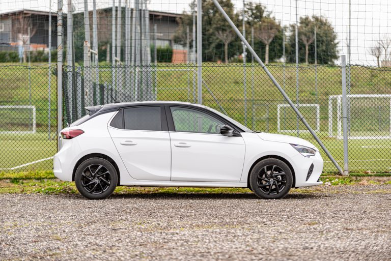 Opel Corsa 1.2 turbo MT: la prova su strada