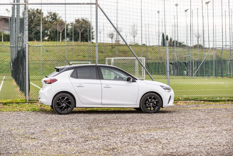Opel Corsa 1.2 turbo MT: la prova su strada
