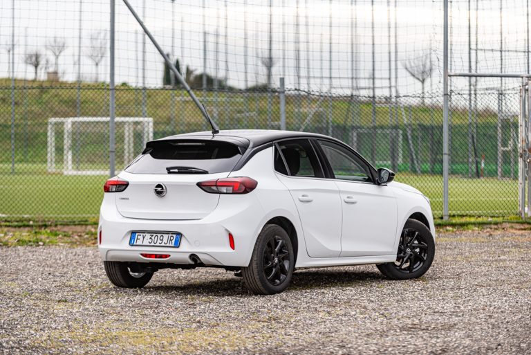 Opel Corsa 1.2 turbo MT: la prova su strada