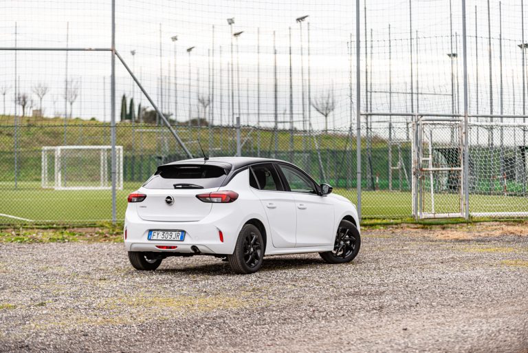 Opel Corsa 1.2 turbo MT: la prova su strada
