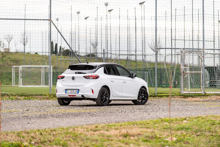 Opel Corsa 1.2 turbo MT: la prova su strada