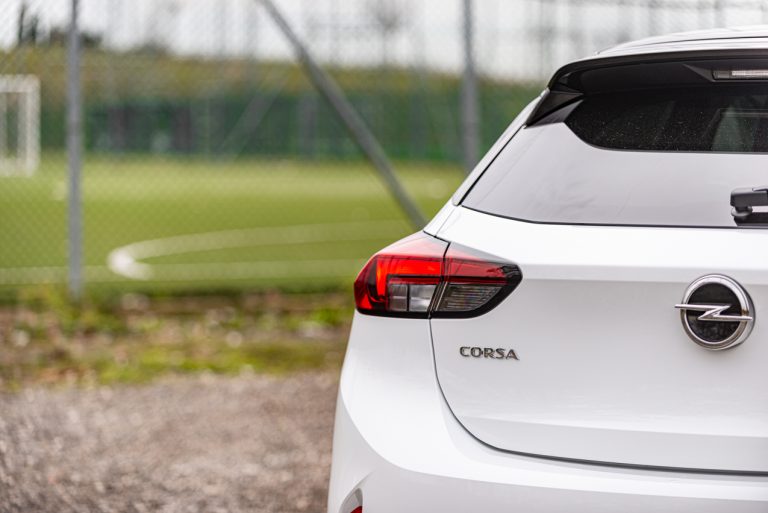 Opel Corsa 1.2 turbo MT: la prova su strada