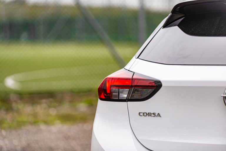 Opel Corsa 1.2 turbo MT: la prova su strada