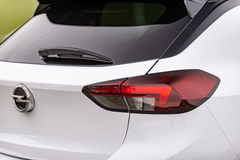 Opel Corsa 1.2 turbo MT: la prova su strada