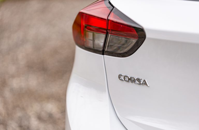 Opel Corsa 1.2 turbo MT: la prova su strada