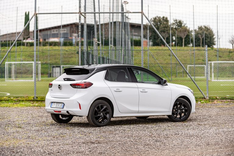 Opel Corsa 1.2 turbo MT: la prova su strada