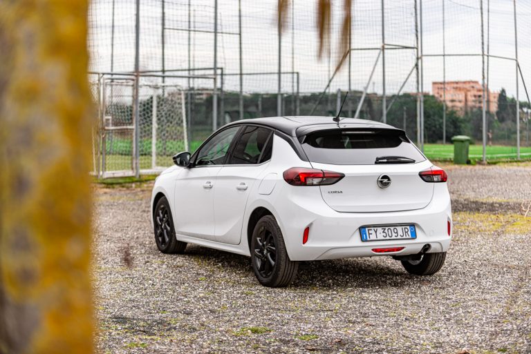 Opel Corsa 1.2 turbo MT: la prova su strada