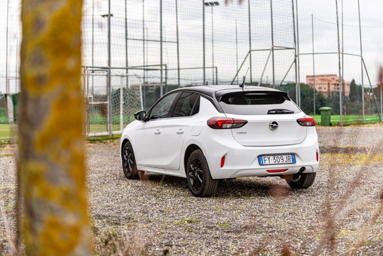 Opel Corsa 1.2 turbo MT: la prova su strada
