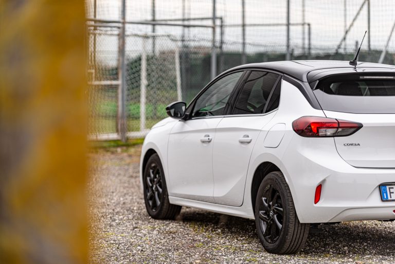 Opel Corsa 1.2 turbo MT: la prova su strada
