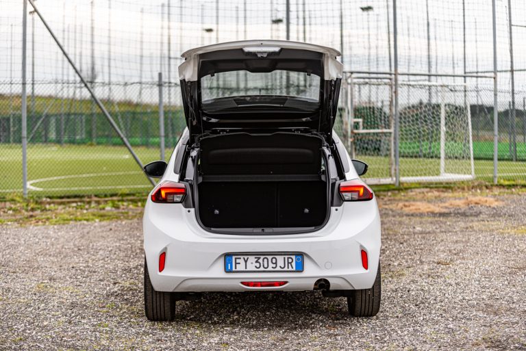 Opel Corsa 1.2 turbo MT: la prova su strada