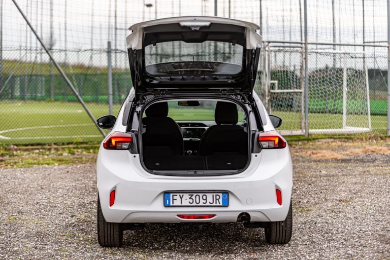 Opel Corsa 1.2 turbo MT: la prova su strada