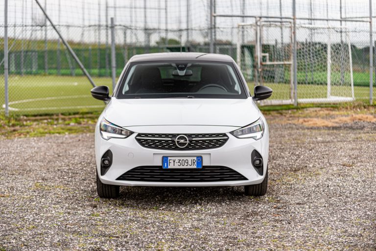 Opel Corsa 1.2 turbo MT: la prova su strada